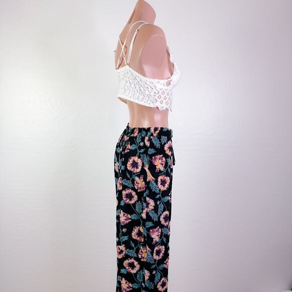 Band Of Gypsies Floral Tie Elastic Waist Wide Leg Pants Black Crimson Small NWT - Picture 5 of 11